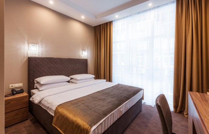Фото - Crystal Hotel