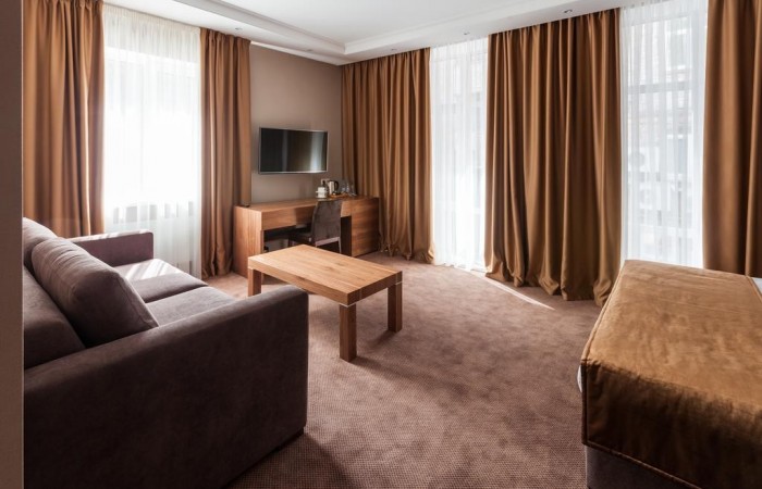 Фото - Crystal Hotel